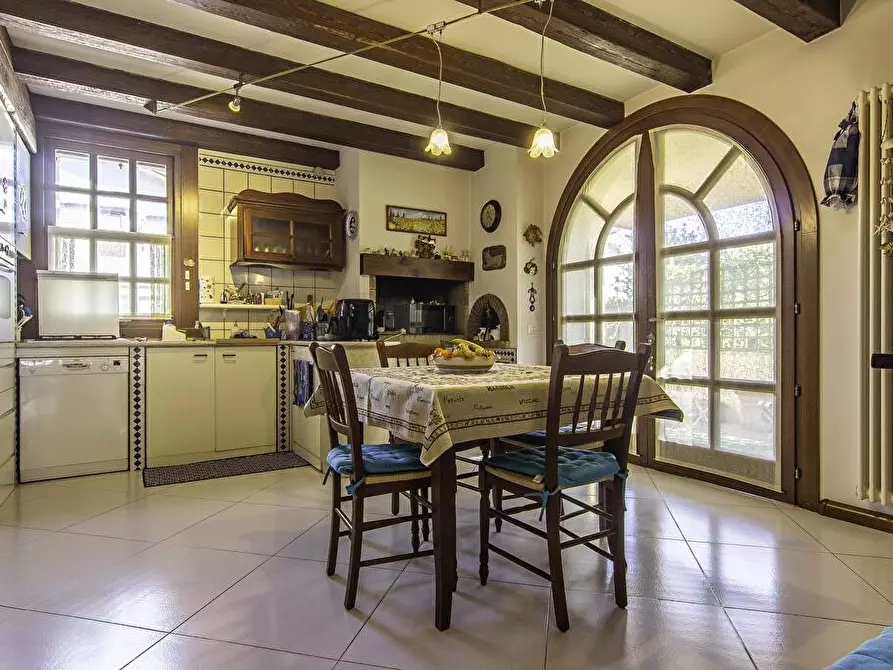 Immagine 12 di Villa in vendita  in Via dei Cavalieri 10 a Torri Di Quartesolo