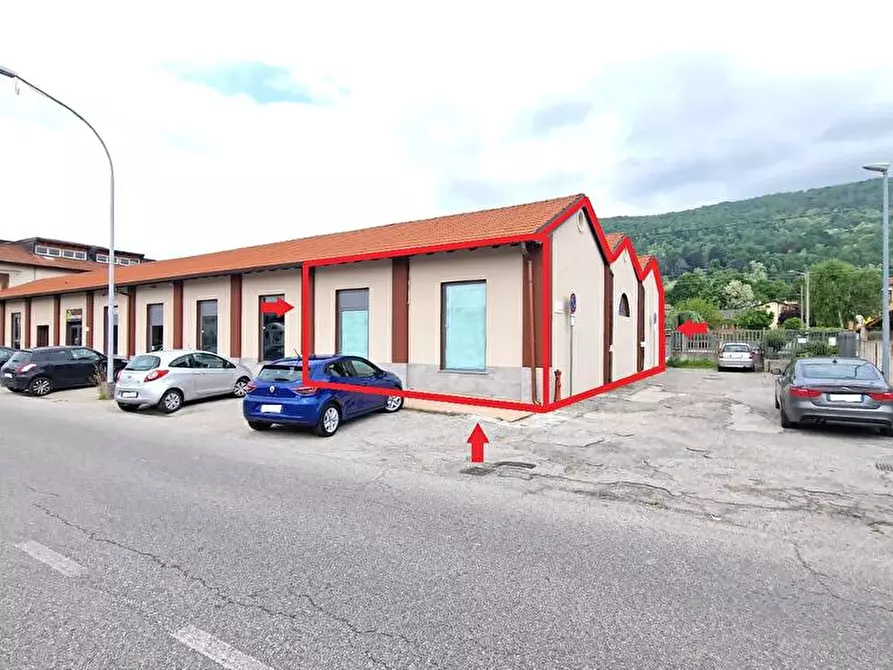 Immagine 1 di Locale commerciale in affitto  in Viale Verbano 62 a Gavirate