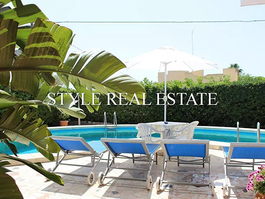 Immagine 3 di Villa in vendita  in via mar tirreno a Siracusa