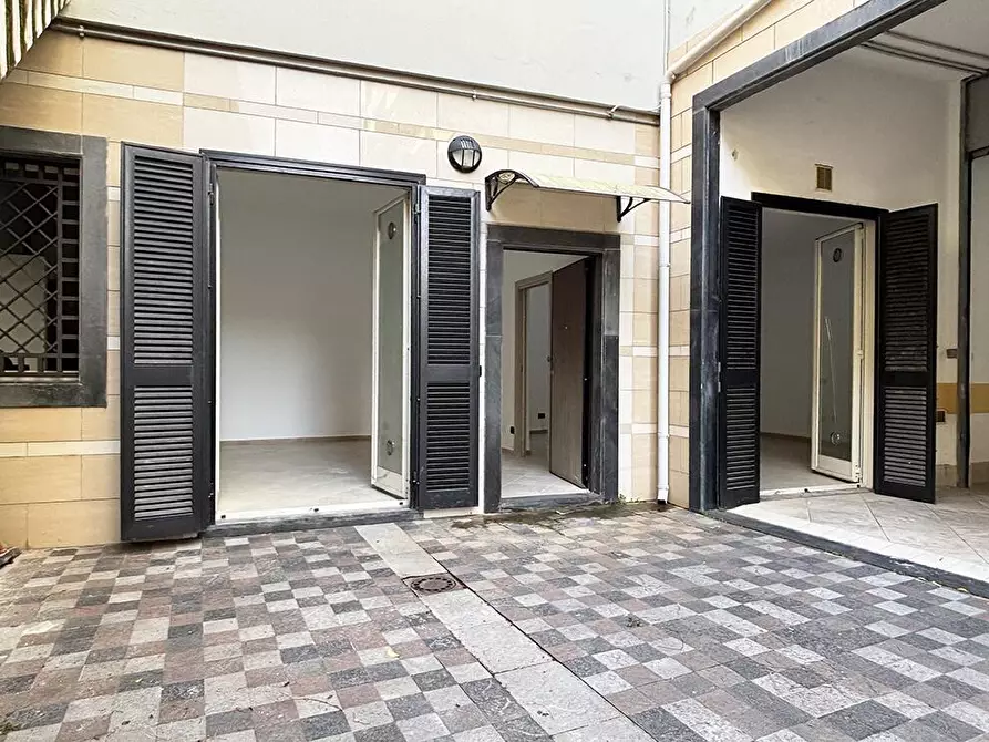 Immagine 5 di Locale commerciale in affitto  in Via Orazio Quinto Flacco 5 a Aversa