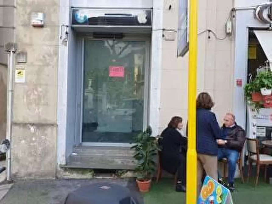 Immagine 1 di Attività commerciale in affitto  in PIAZZA UNGHERIA 1 a Roma