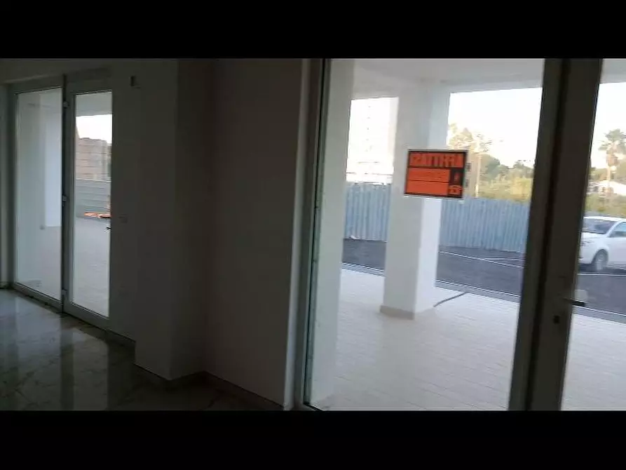 Immagine 10 di Locale commerciale in affitto  in Via Edoardo de filippo  2/A a Vasto