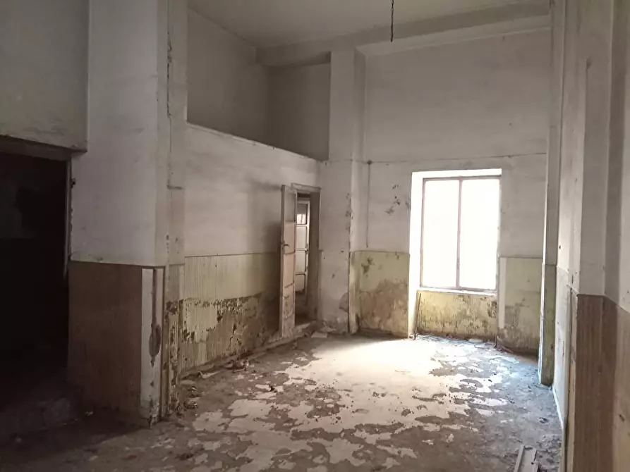 Immagine 3 di Locale commerciale in vendita  in Via Abignente 9 a Sarno
