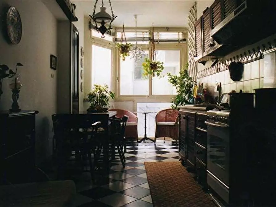 Immagine 2 di Camera in affitto  a Napoli