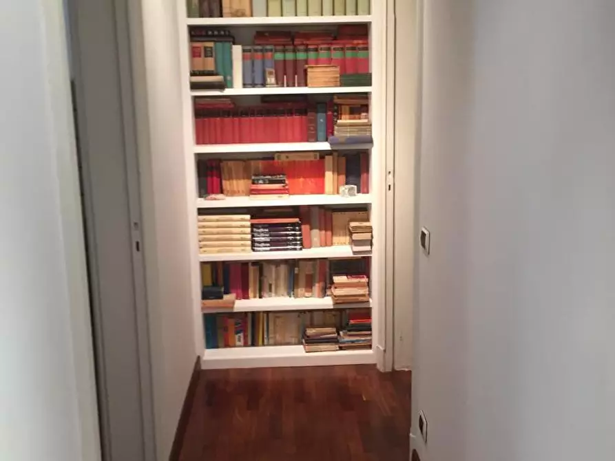 Immagine 9 di Appartamento in vendita  a Savona