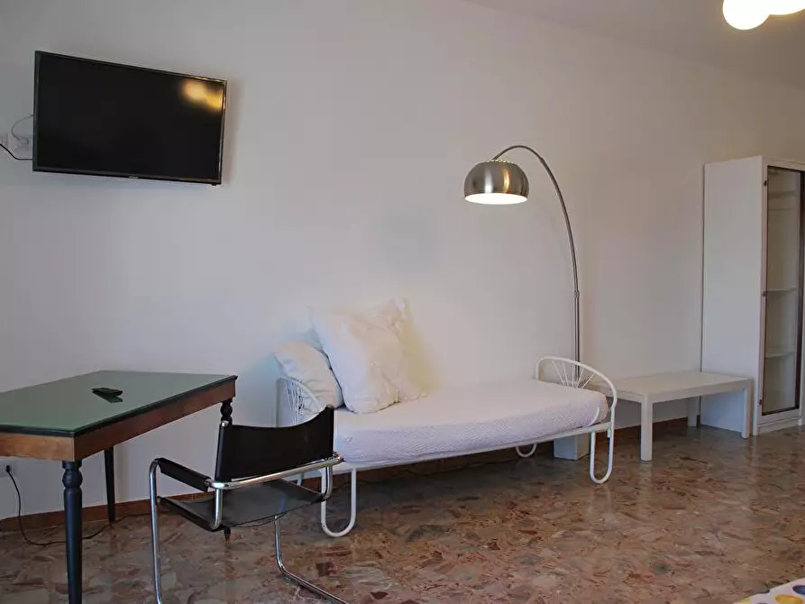 Immagine 6 di Camera in affitto  in via Cardinale Portanova 128 a Reggio Di Calabria