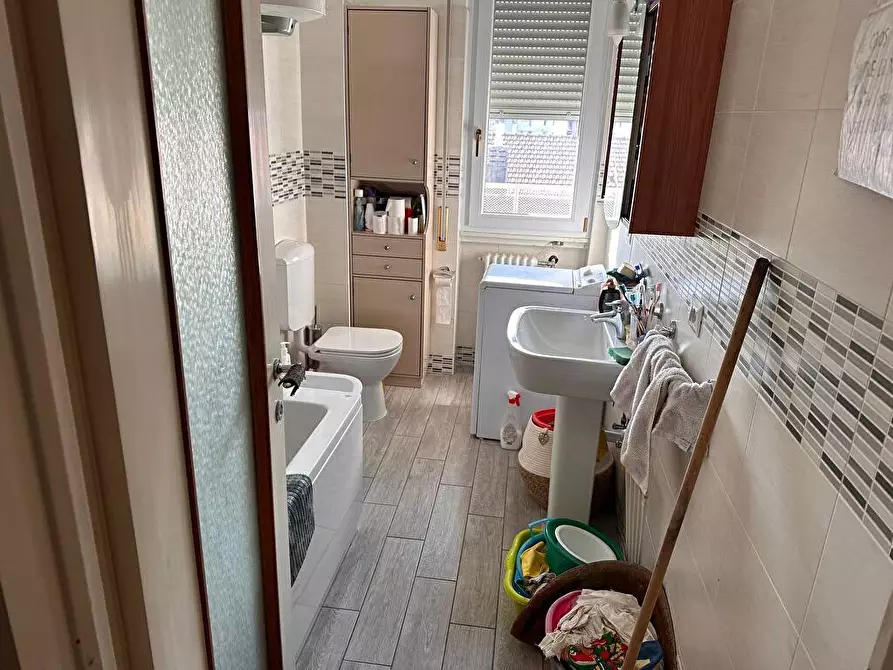 Immagine 2 di Appartamento in vendita  a Varese