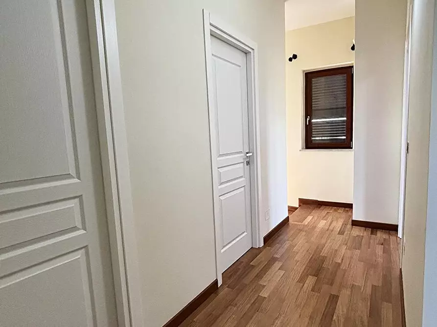 Immagine 38 di Villa in vendita  in Via Masseria Vecchia snc a Giugliano In Campania
