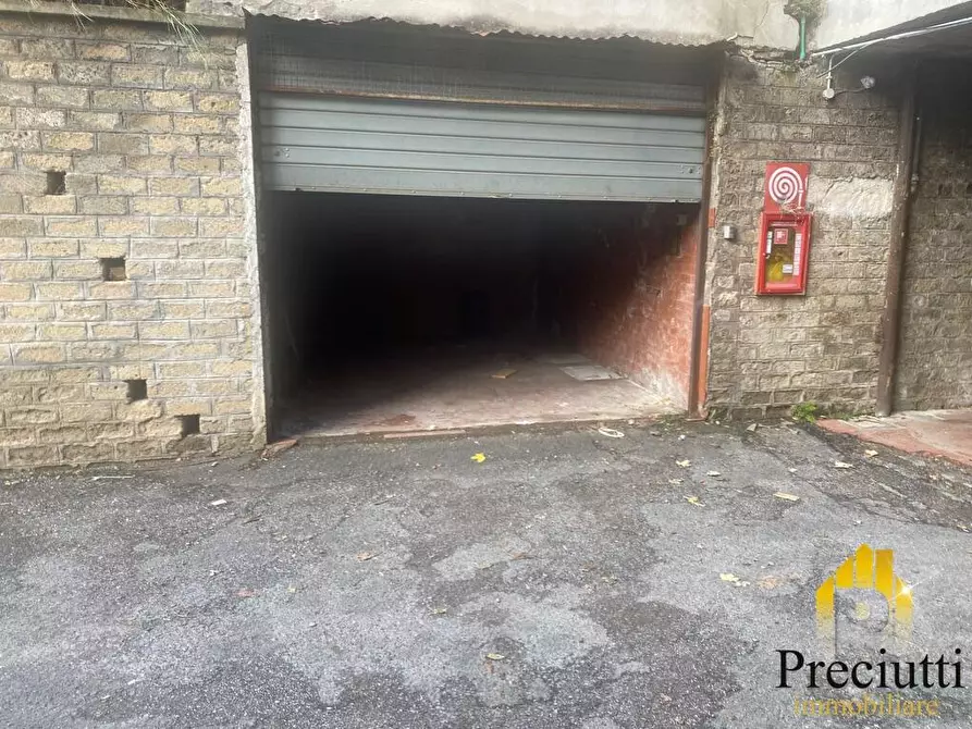 Immagine 3 di Box auto in vendita  in VIA DI BRAVETTA 256 a Roma