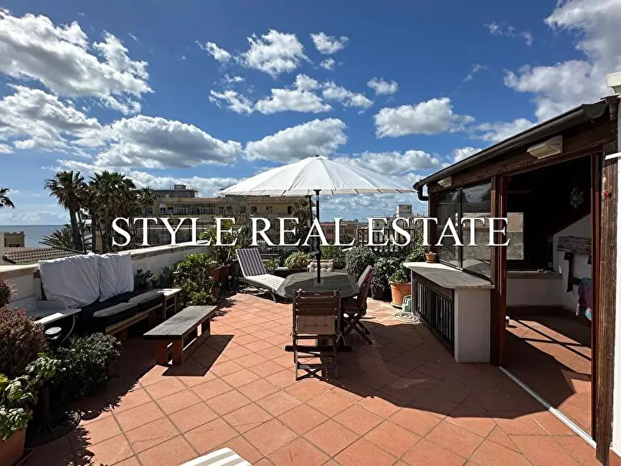 Immagine 4 di Appartamento in vendita  in Via Cimone 10 a Siracusa