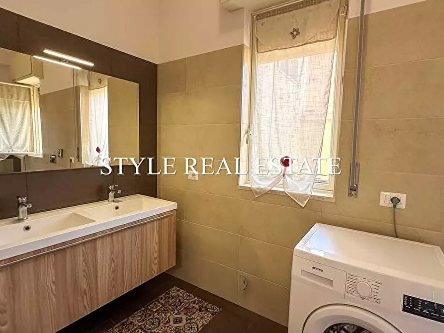 Immagine 22 di Palazzo in vendita  in Corso Timoleonte 105 a Siracusa