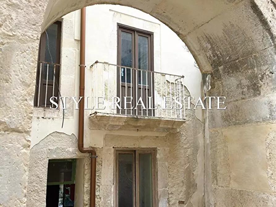 Immagine 17 di Casa indipendente in vendita  in VIA AMALFITANIA a Siracusa