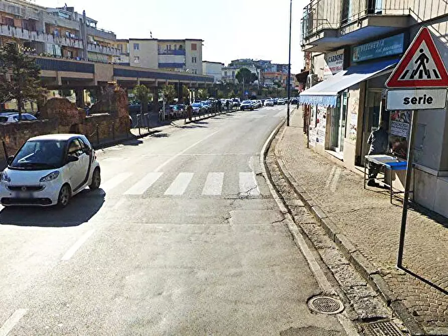 Immagine 17 di Locale commerciale in affitto  in Corso Nicola Terracciano 10 a Pozzuoli