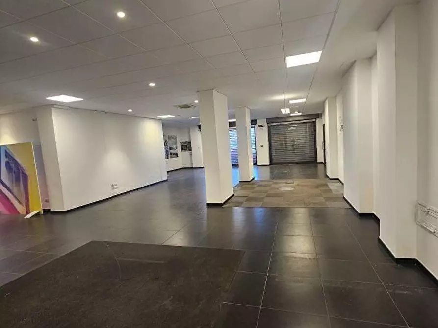 Immagine 2 di Negozio in affitto  in Via Vecchia Pentimele  a Reggio Di Calabria