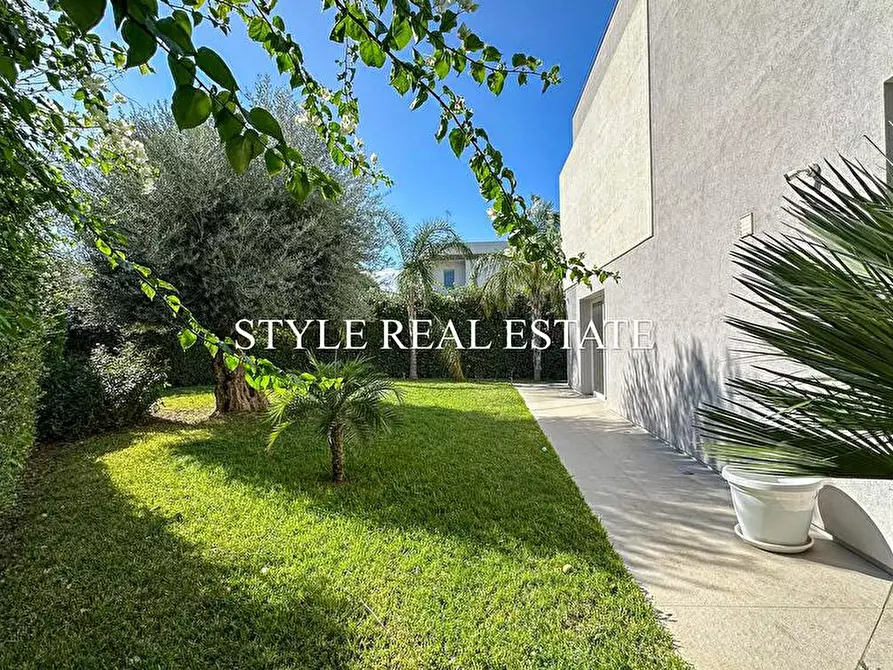 Immagine 8 di Villa in vendita  in Professore Lino Romano 25 a Siracusa