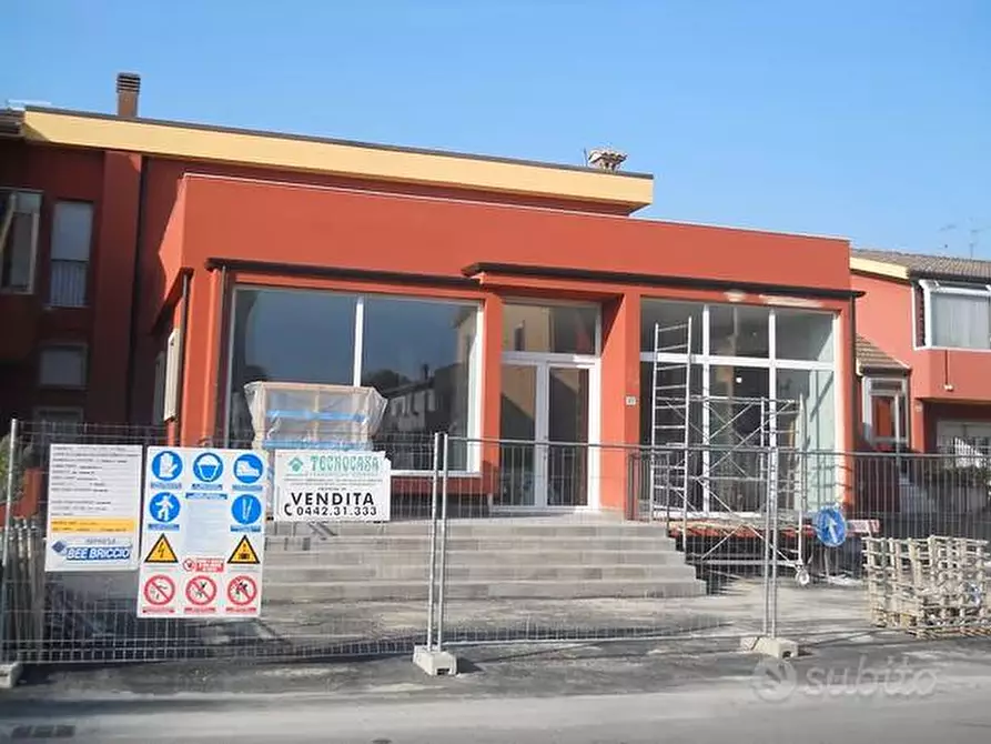 Immagine 1 di Negozio in affitto  in via pascoli 27 a Cerea