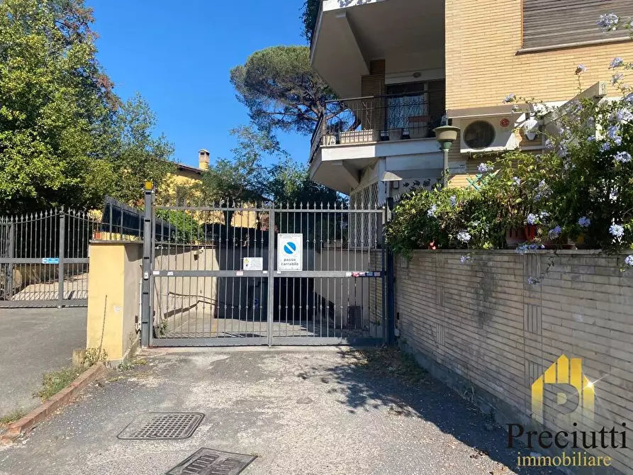 Immagine 13 di Garage in affitto  in VIA SILVESTRI 191 a Roma