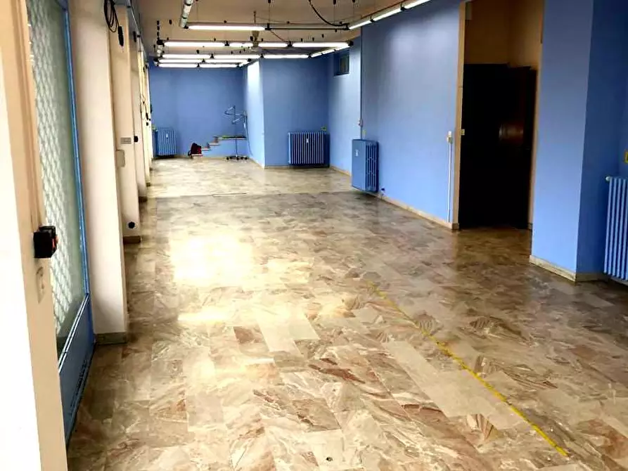 Immagine 2 di Locale commerciale in affitto  in via Madonna d'Isola 21 a Montanaro