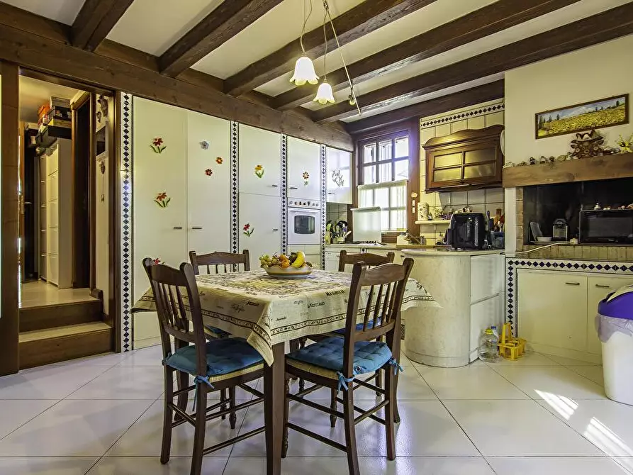 Immagine 13 di Villa in vendita  in Via dei Cavalieri 10 a Torri Di Quartesolo