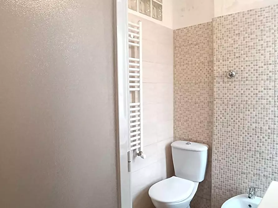 Immagine 11 di Camera in affitto  in VIA DELLE VITALBE 4 a Roma