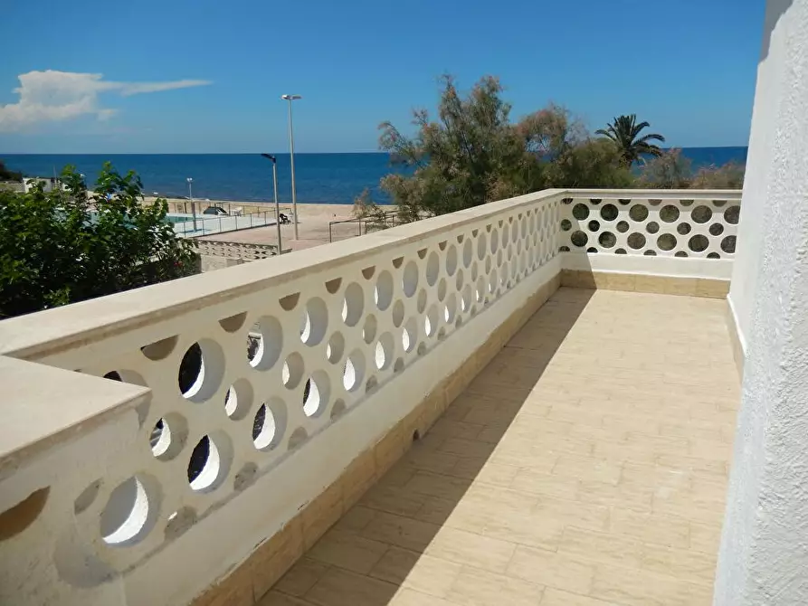 Immagine 15 di Villa in vendita  in via Bari km 788 a Giovinazzo