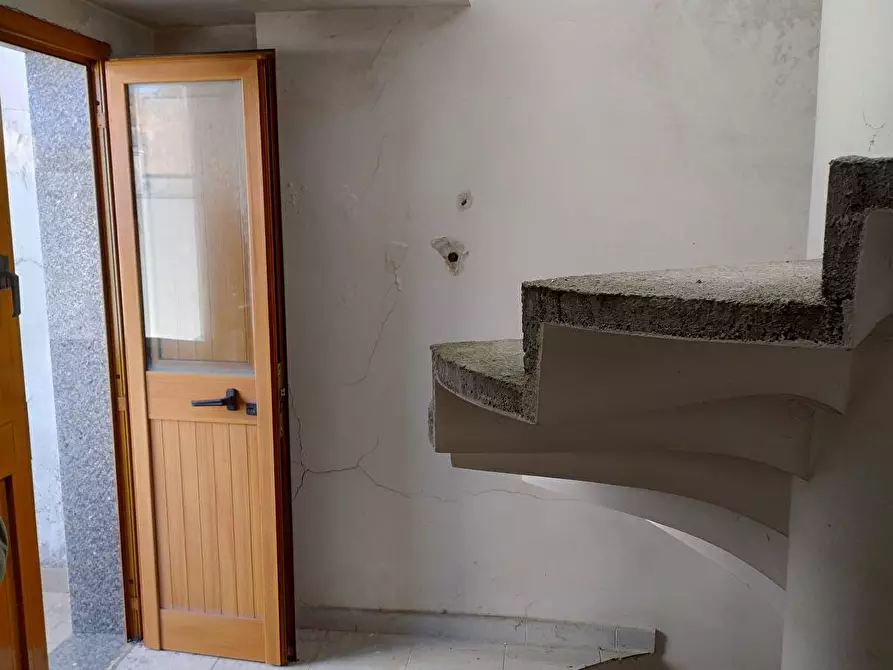 Immagine 2 di Locale commerciale in vendita  in Cia Frassaniti 28 a San Donaci