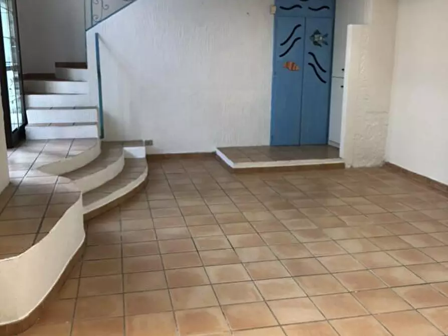 Immagine 5 di Attività commerciale in affitto  in Via Italia  1 a Santa Teresa Gallura