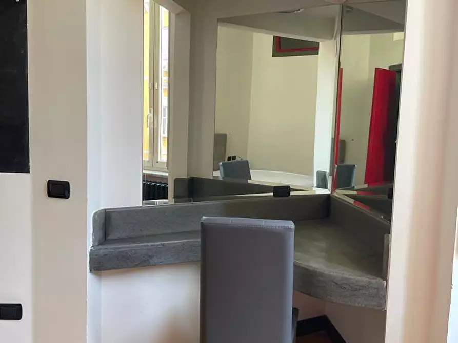 Immagine 5 di Stanza singola in affitto  in Via Torino 30 a Napoli