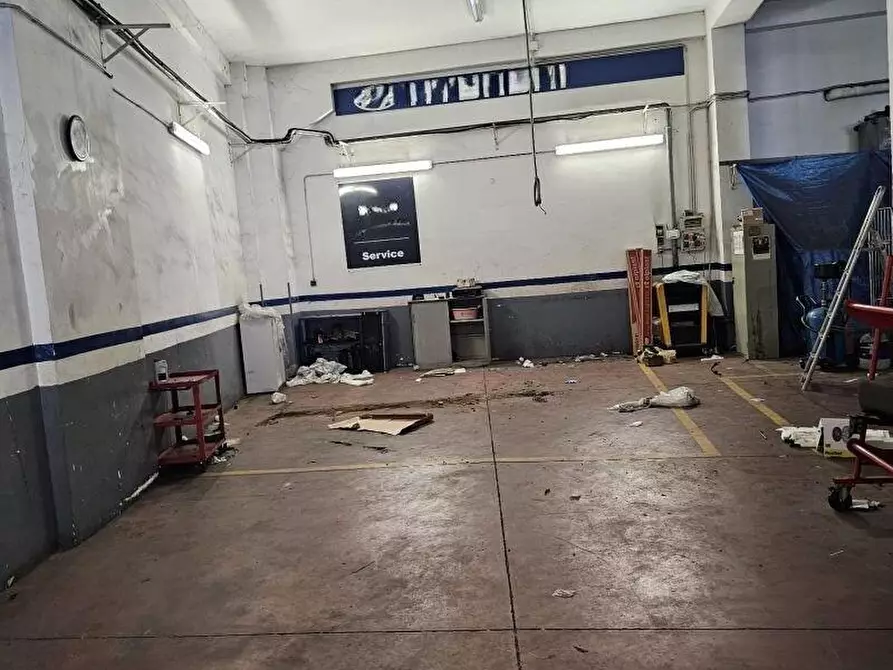 Immagine 8 di Laboratorio in affitto  in Via Vecchia Pentimele 00 a Reggio Di Calabria