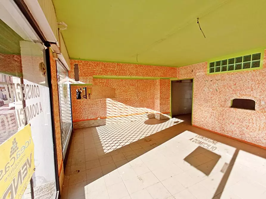 Immagine 2 di Locale commerciale in vendita  in Via Savoia 42 a Sassari