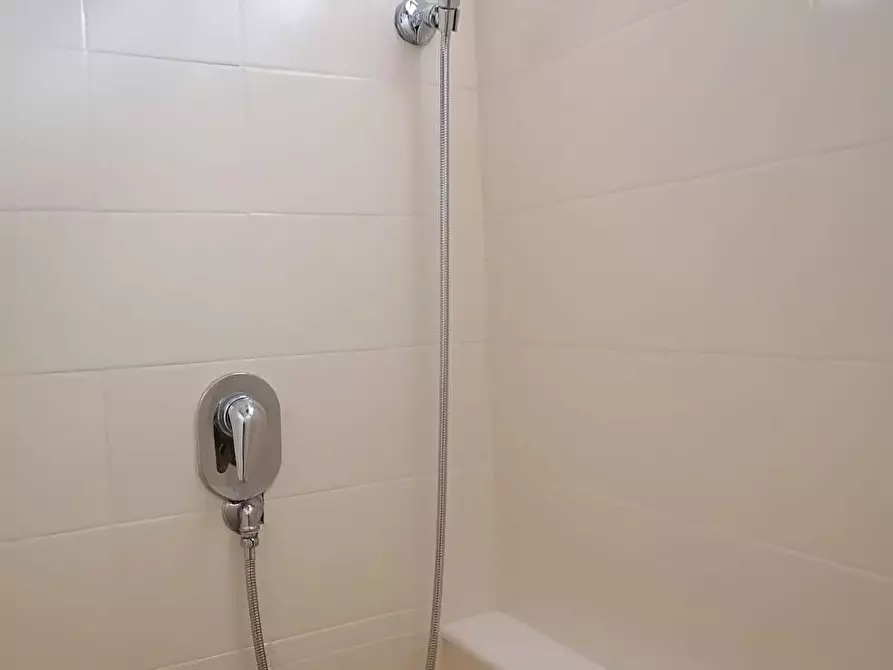 Immagine 6 di Camera in affitto  a Mascalucia