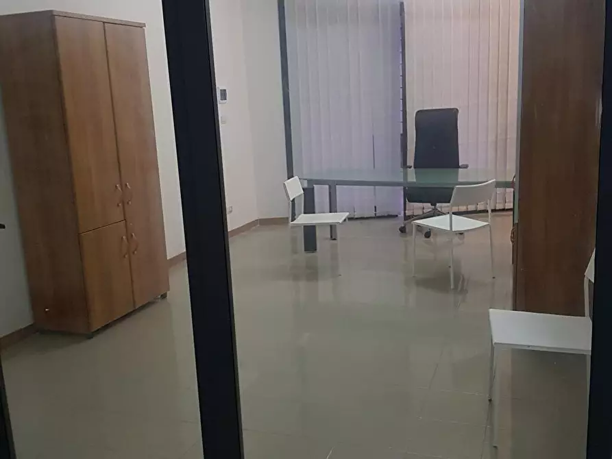 Immagine 3 di Attività artigianale in affitto  in via stiela  1 a Ragusa