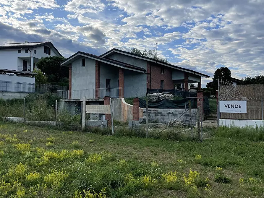 Immagine 10 di Villa in vendita  in Frazione Serravalle 141C a Asti