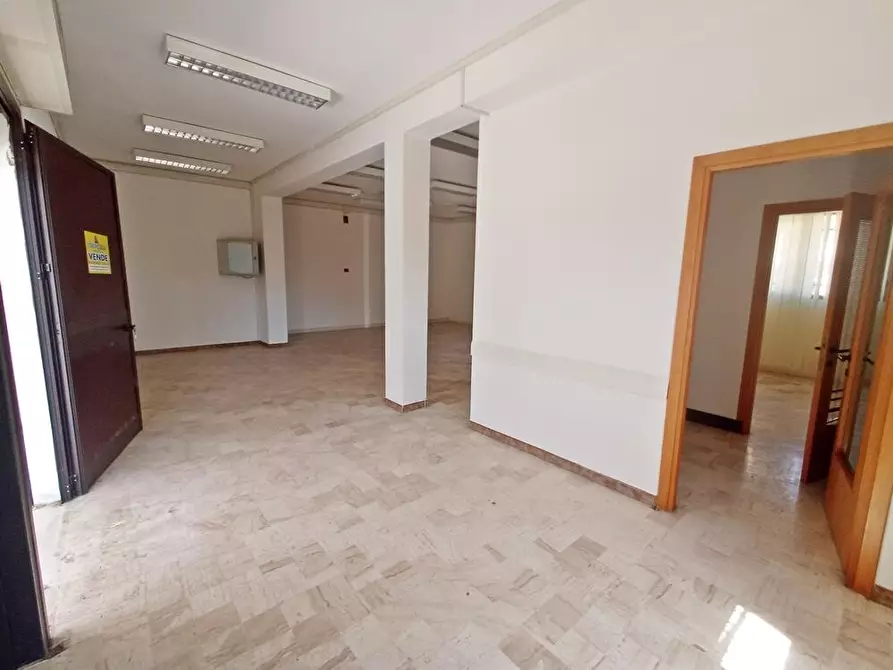 Immagine 6 di Locale commerciale in vendita  in Via bruno 5 a Sassari