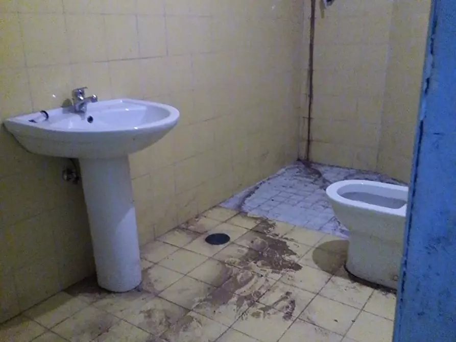 Immagine 2 di Deposito in affitto  in Via San Valentino 1 a Sarno