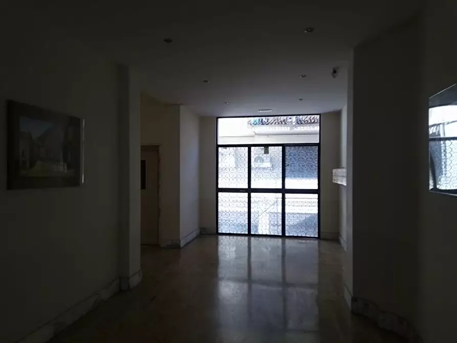 Immagine 9 di Locale commerciale in affitto  in Via Piazza Marconi 1 a Sarno