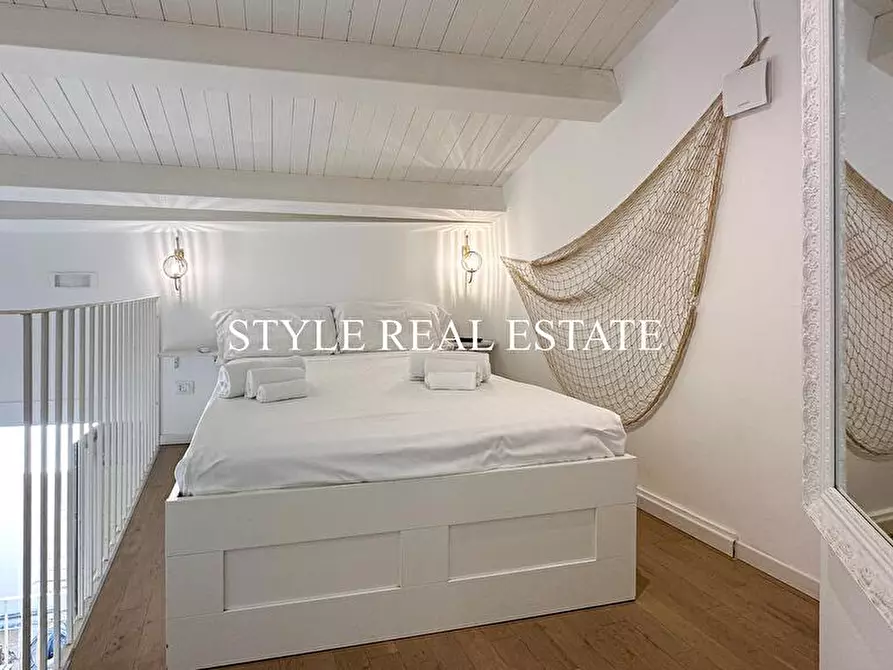 Immagine 10 di Appartamento in vendita  in Via delle Grazie 14 a Siracusa