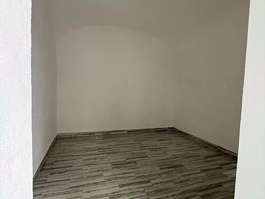 Immagine 4 di Deposito in affitto  in Via Vergini 25 a Napoli