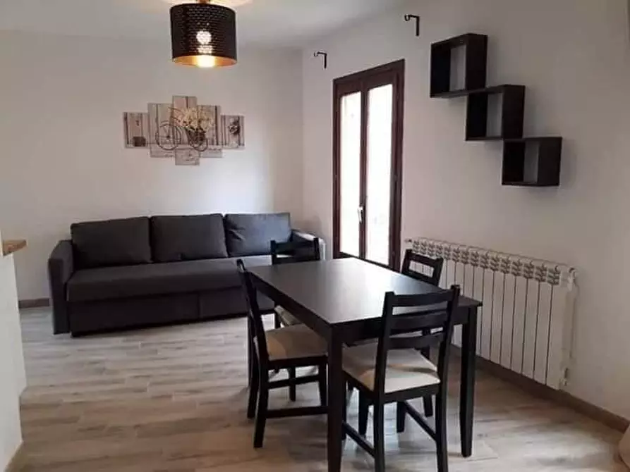 Immagine 4 di Abitazione tipica in affitto  a Rovigo