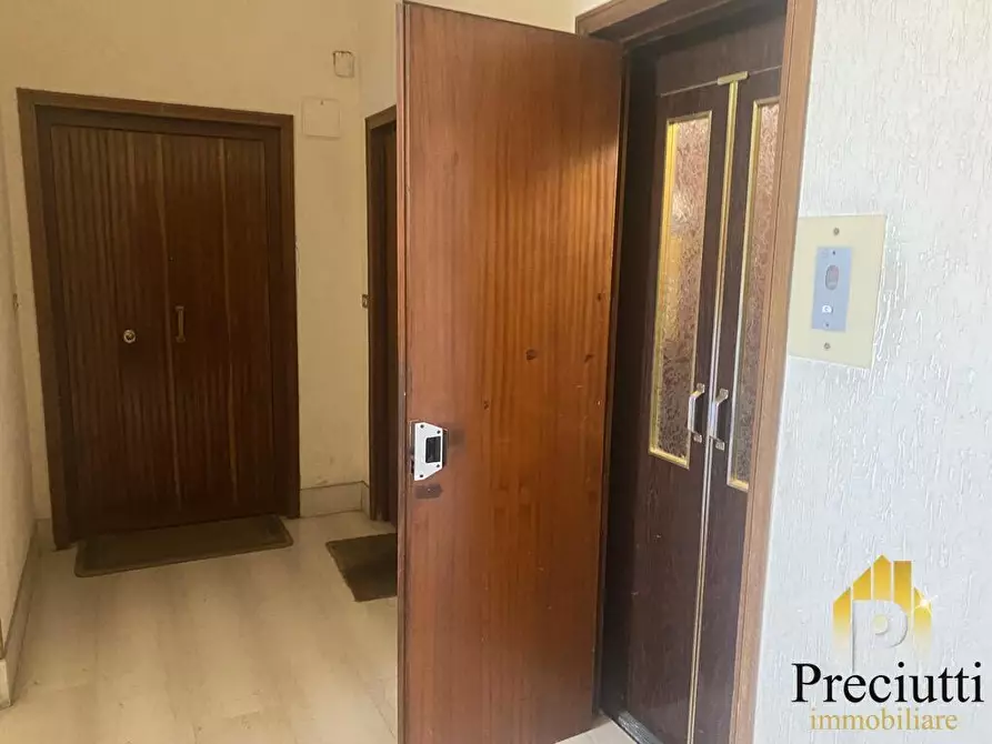 Immagine 4 di Appartamento in vendita  in VIA VINCENZO VELA 35 a Roma