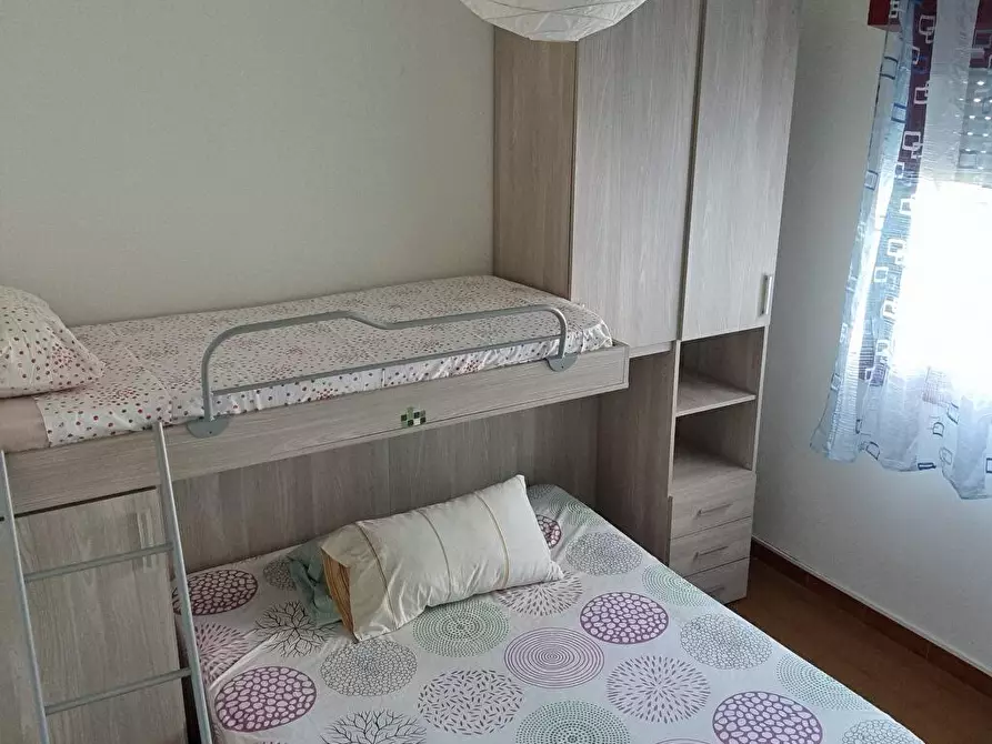 Immagine 2 di Camera in affitto  a Novara