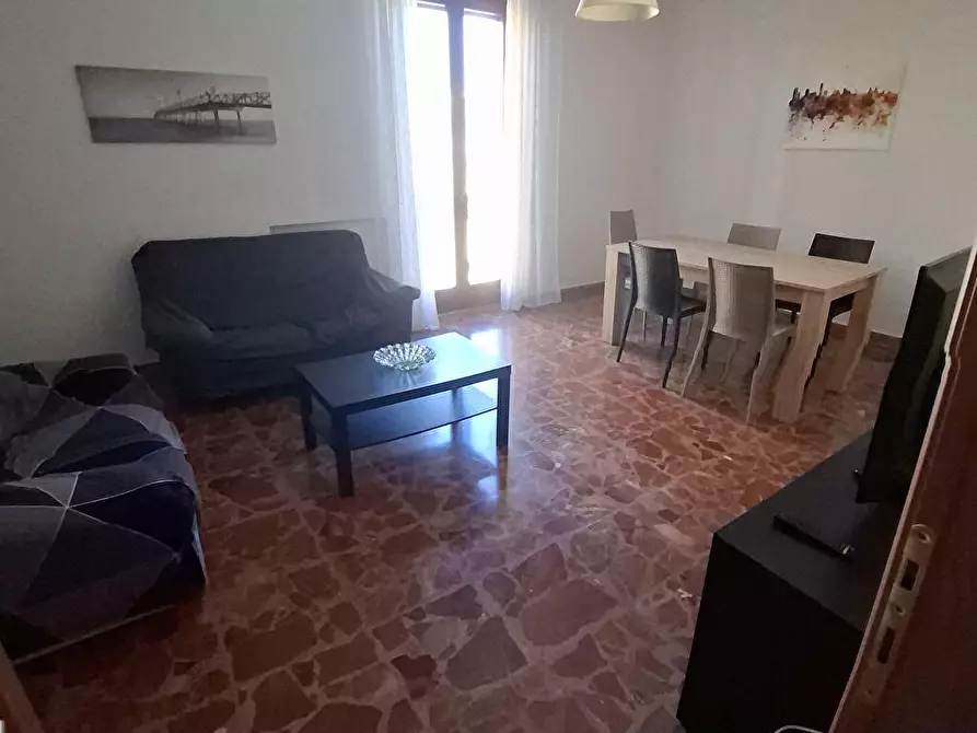 Immagine 4 di Appartamento in affitto  a Brindisi