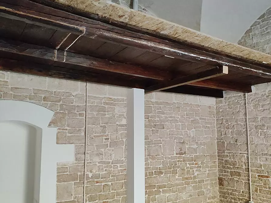 Immagine 27 di Attività commerciale in affitto  in Via Estramurale Lucatorto 30 B a Bitetto