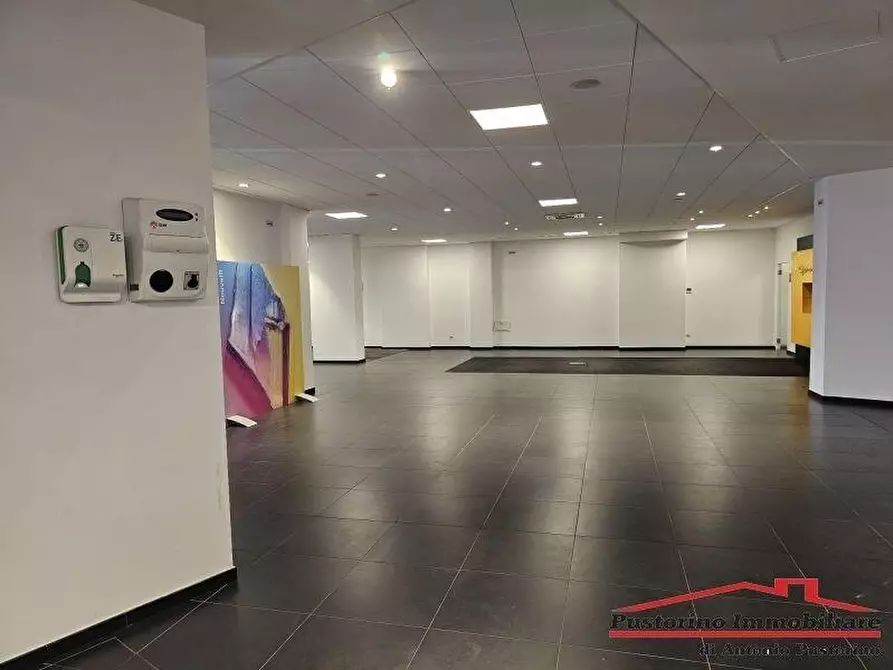 Immagine 4 di Negozio in affitto  in Via Vecchia Pentimele  a Reggio Di Calabria