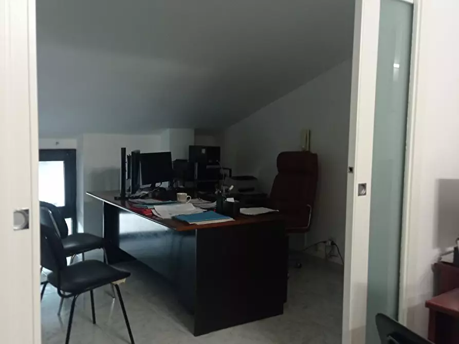 Immagine 3 di Ufficio in vendita  in via Comunale Vecchia Pianura 16 a Napoli