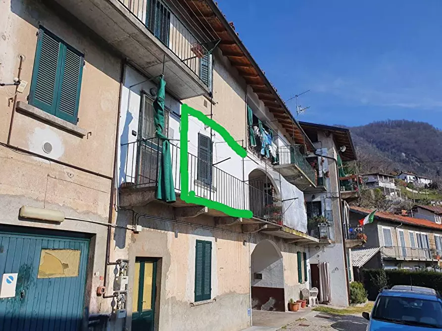 Immagine 1 di Appartamento in vendita  a Laveno-Mombello