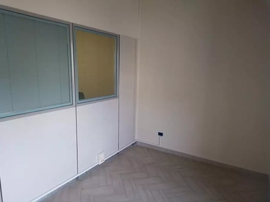 Immagine 10 di Locale commerciale in affitto  in Via Sarno Striano 1 a Sarno