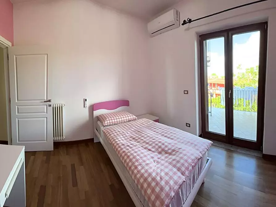 Immagine 33 di Villa in vendita  in Via Masseria Vecchia snc a Giugliano In Campania
