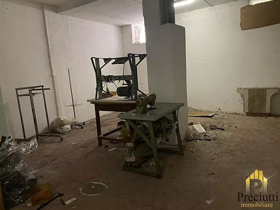 Immagine 18 di Box auto in vendita  in VIA DEL FONTANILE ARENATO 308 a Roma