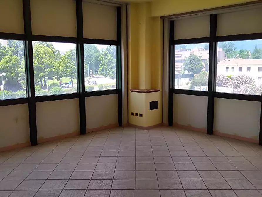Immagine 4 di Ufficio in vendita  in  Via Montefiorino 10 a Terni